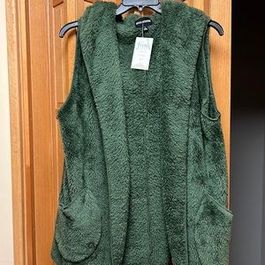 Cozy green super soft vest. Large